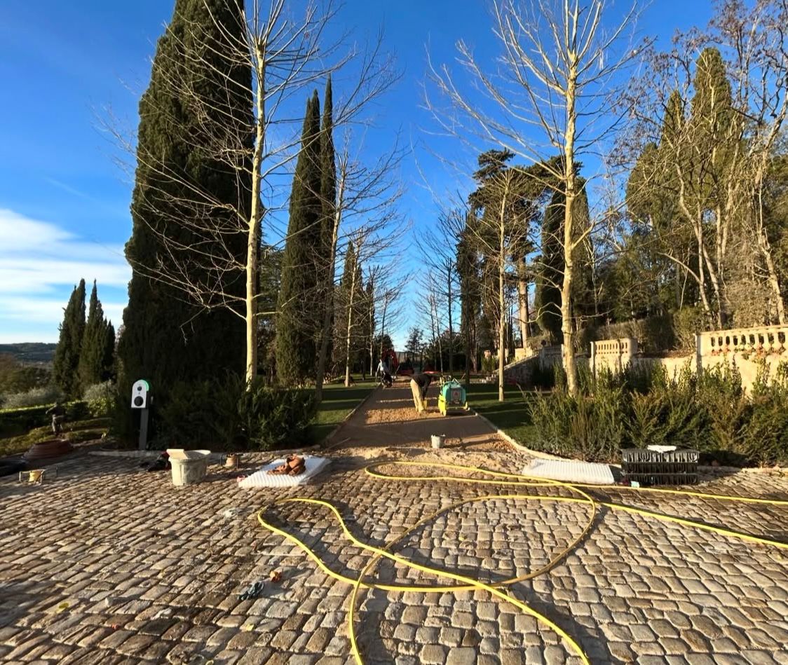 Allée pavée terminée