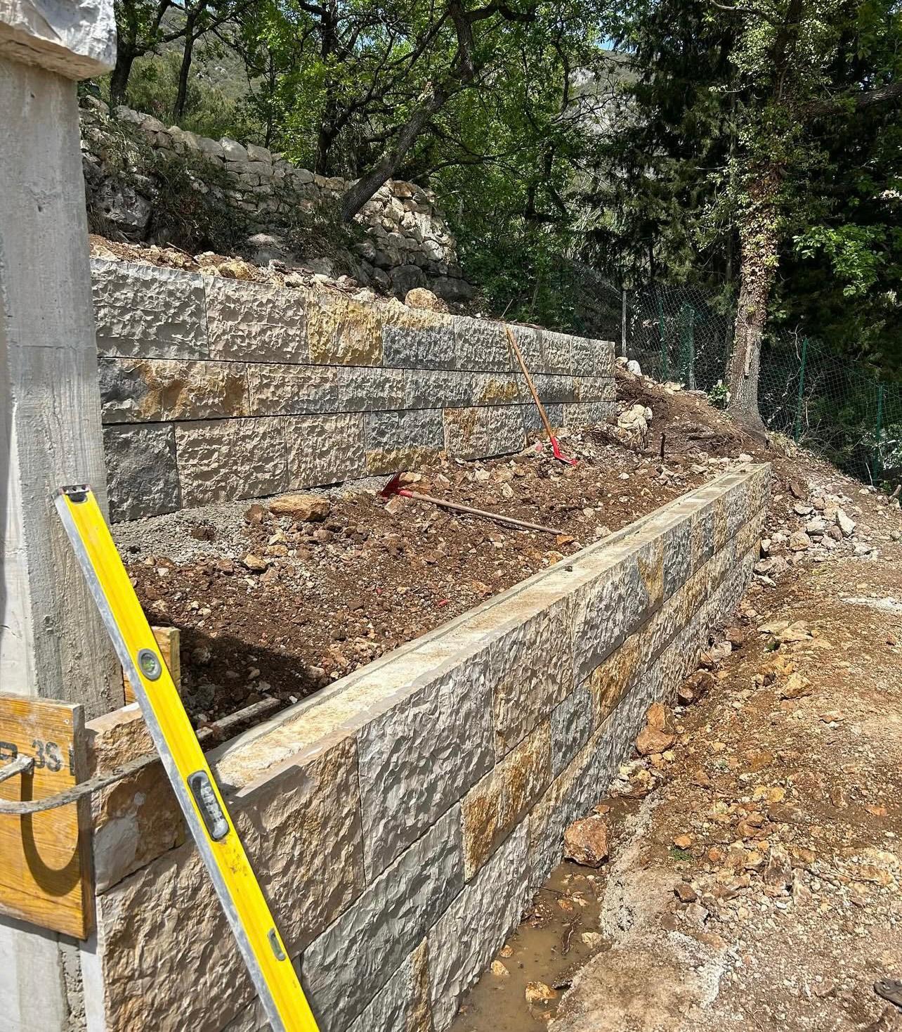 Mur de soutènement en pierre